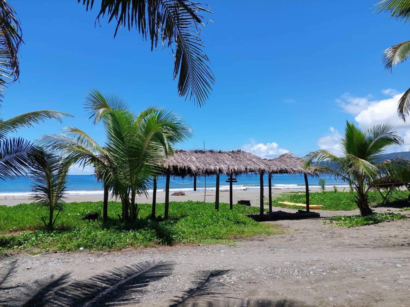 North Shore Beach Resort Балер Екстериор снимка