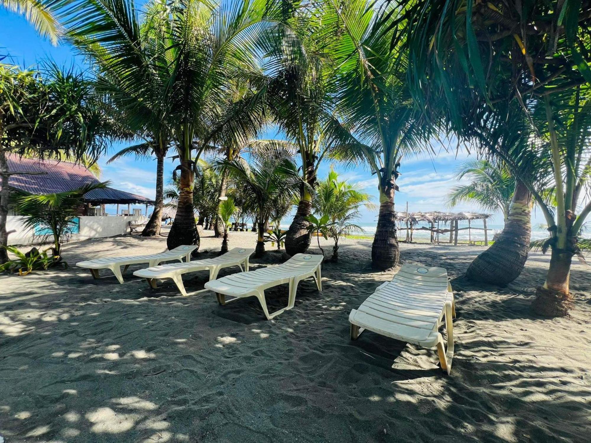 North Shore Beach Resort Балер Екстериор снимка